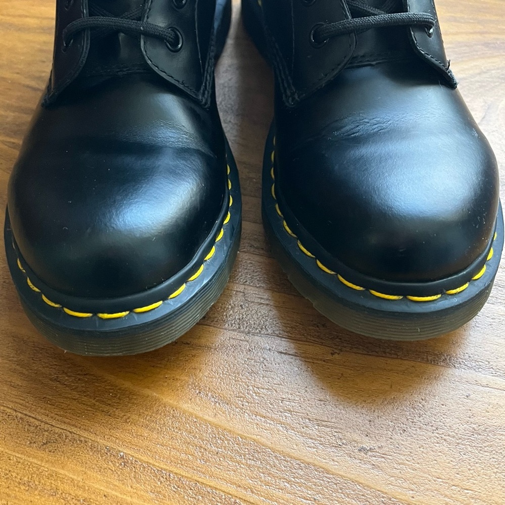 Dr. Martens The Original Black Smooth Leather Lace Up Boots - Size 8 - Picture 9 of 10